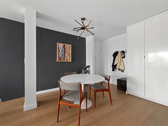 5th image of 7 E 14th St APT 1518