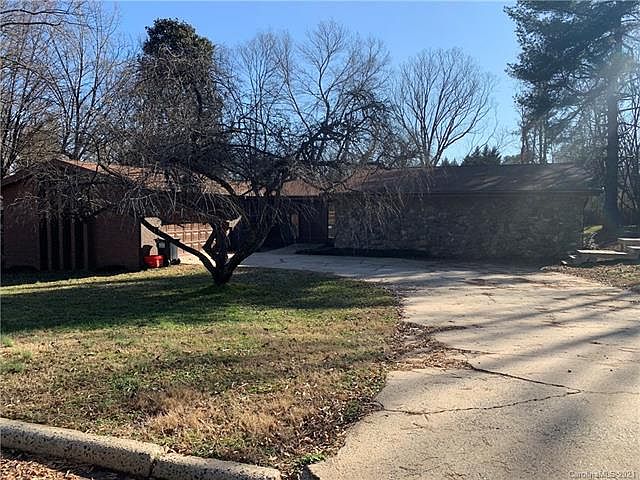 1st image of 921 Avalon St