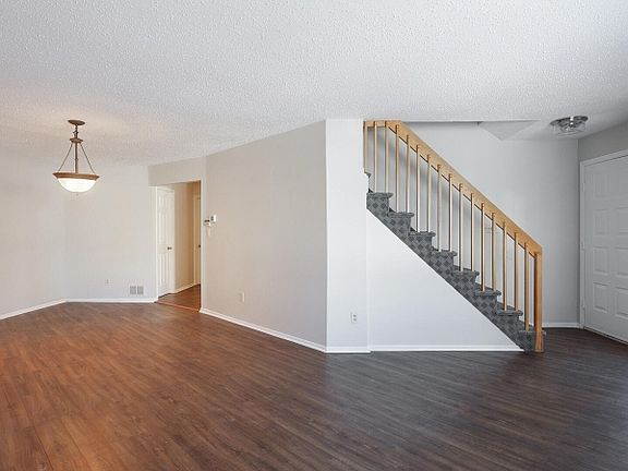 5th image of 3215 Park Pl