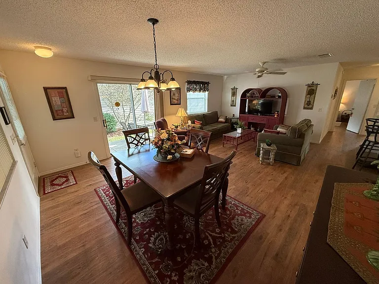 1725 Simpsonville Ln — Photo 8