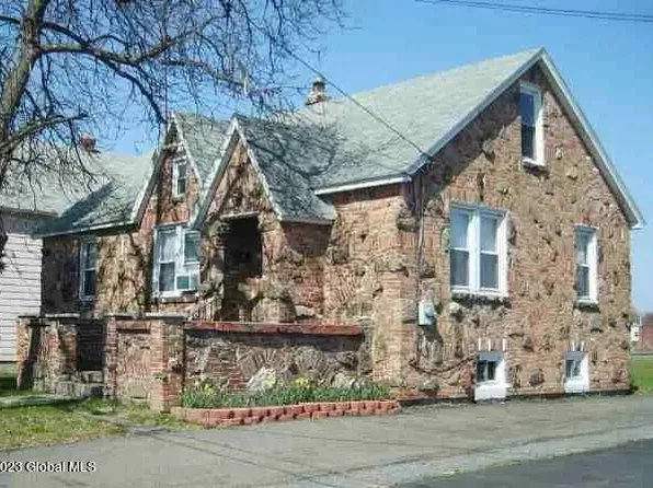 8 N Clement Avenue, Ravena, NY 12143