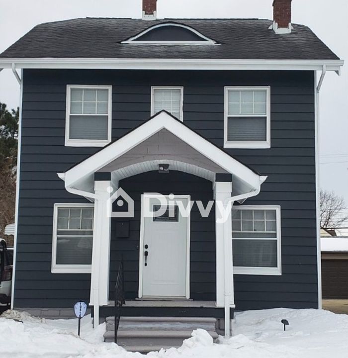 1st image of 10516 S Highland Ave