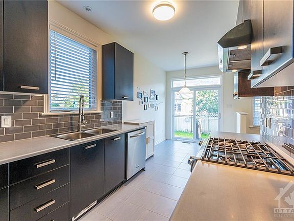 5th image of 180 Highbury Park Dr