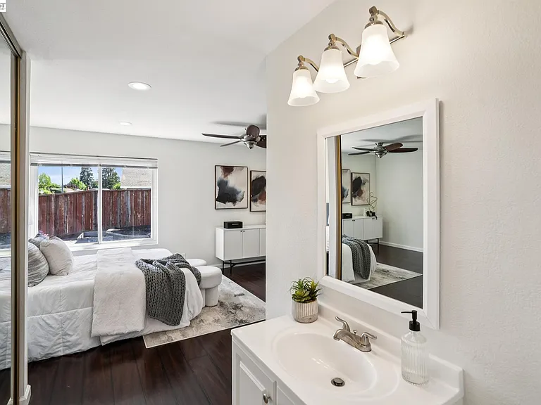 201 Ramon Pl — Photo 33