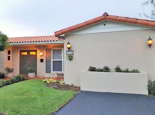 9970 SW 106th Ave, Miami, FL 33176