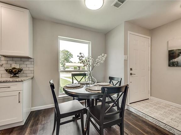 2nd image of 1502 Shorecrest Dr