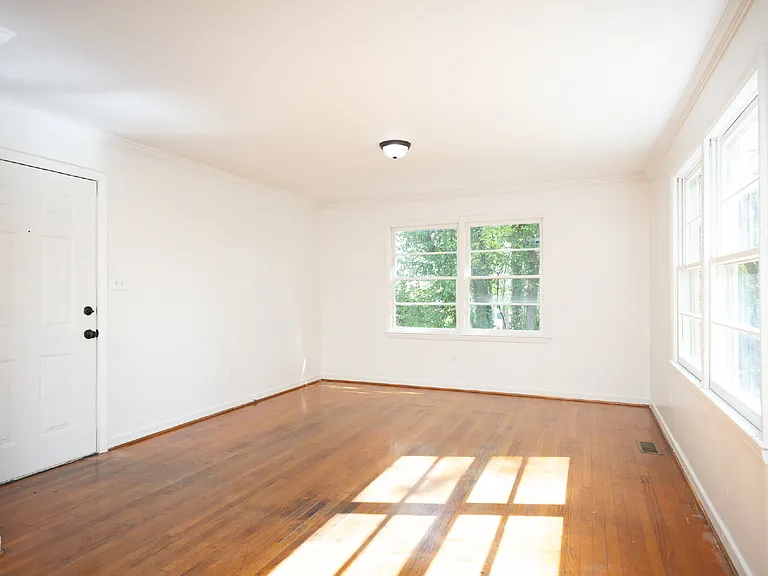 705 Ravenel St #C — Photo 6