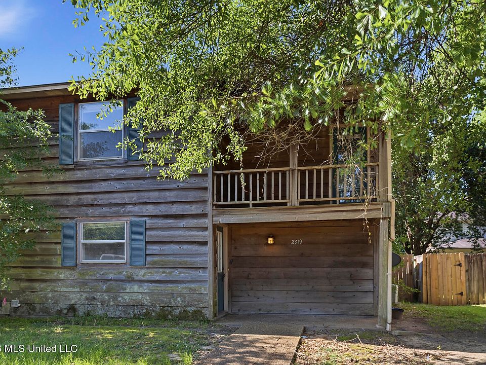 1st image of 2319 River Oaks Blvd #A