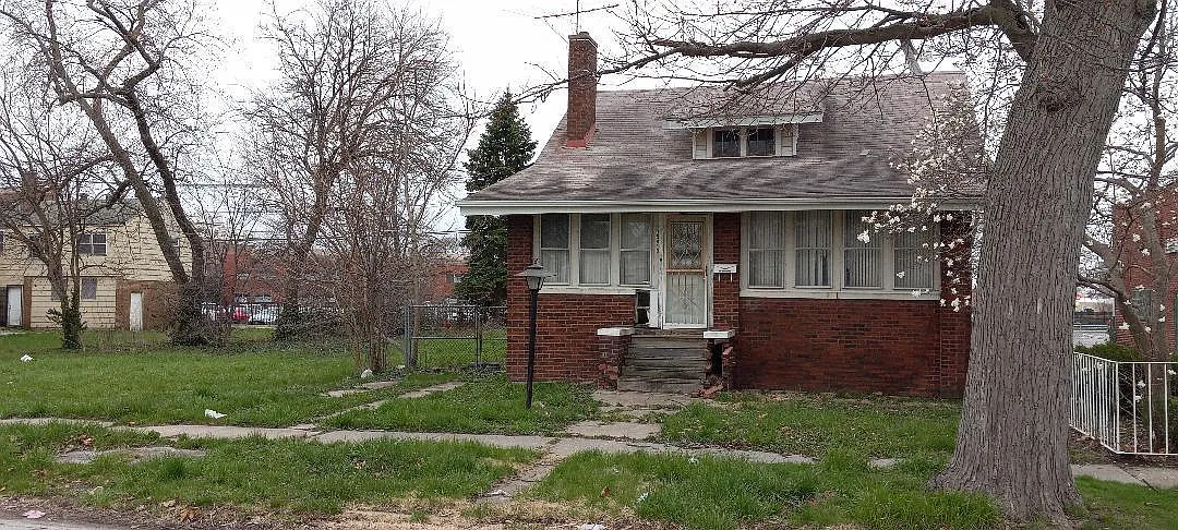 15410 Marshfield Ave photo 1