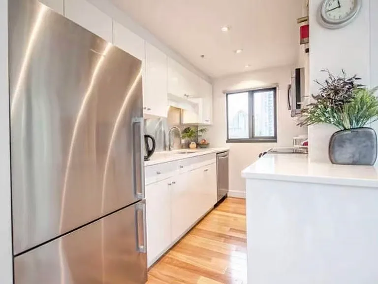 1155 Homer St — Photo 3