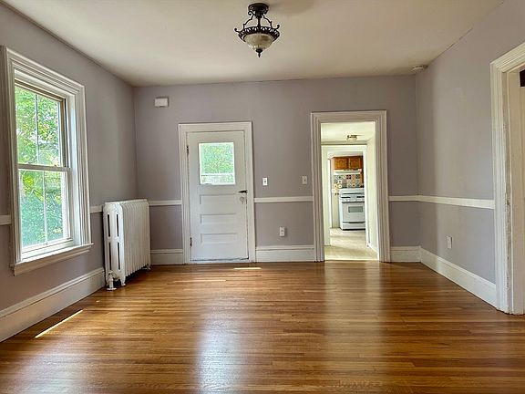 5th image of 155 Dale St
