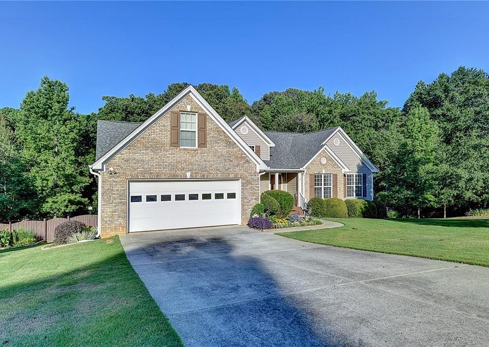 1st image of 182 Kendall Creek Dr