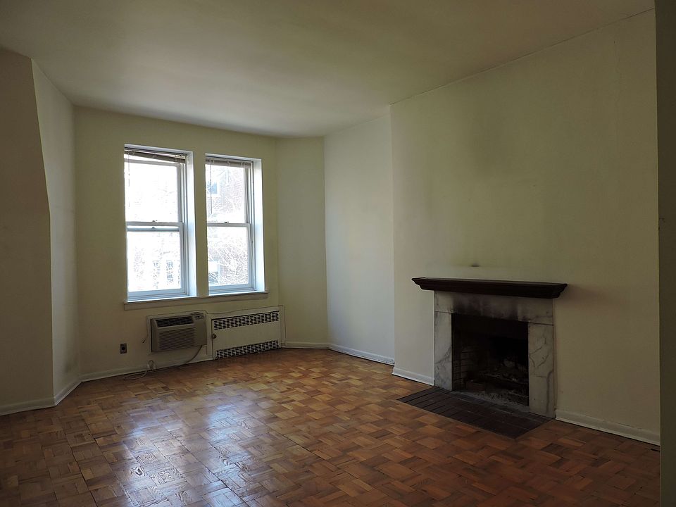 1st image of 112 Willow St APT 4A