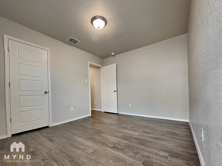 3917 Asher Aly — Photo 12