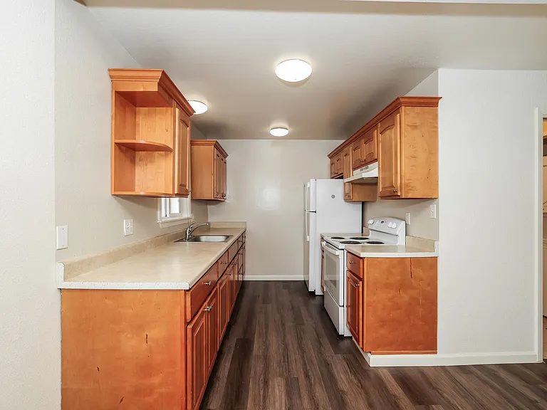 5851 Vallejo St #B — Photo 10