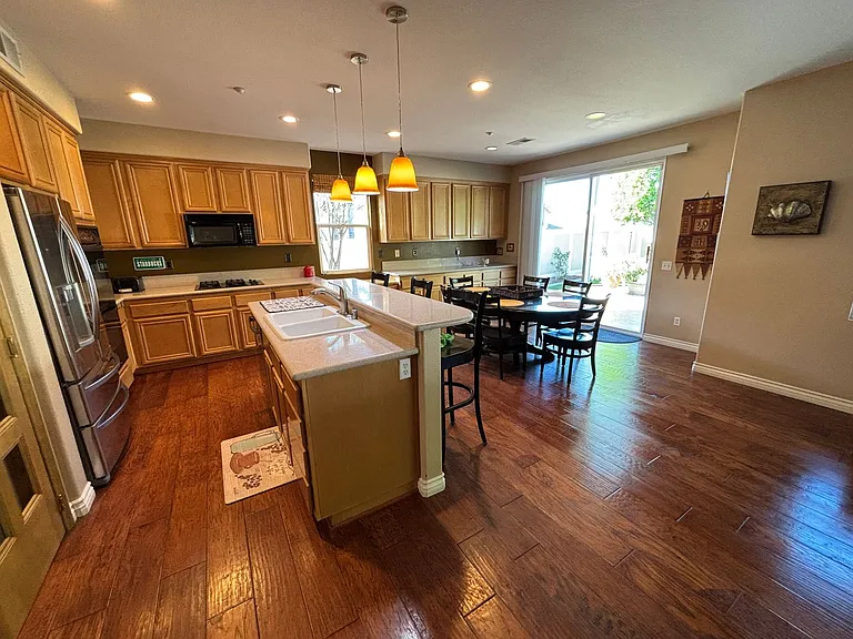 1163 Via Vista Dr — Photo 14