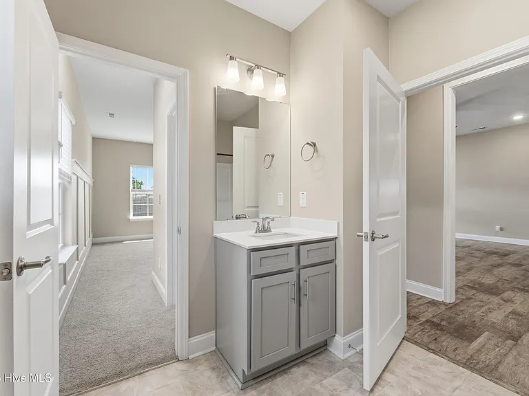 755 Greenwich Pl — Photo 38