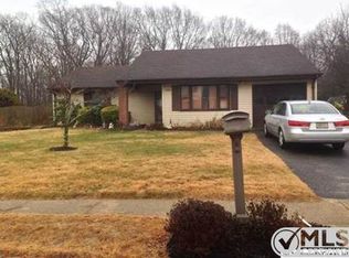 1528 Laguna Ln, Lakewood, NJ 08701