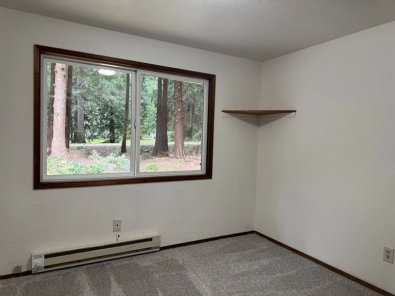 4005 NE Kedros Dr — Photo 17