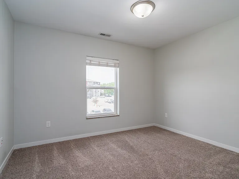 9. Sonoma East C - Bed2 9. Sonoma East C - Bed2