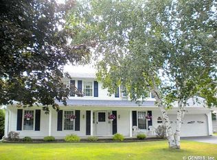 22 Roxwood Dr, Rochester, NY 14612