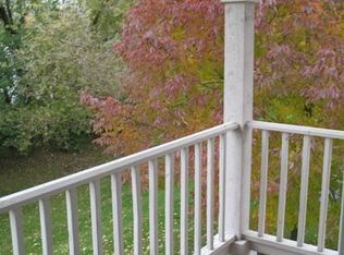 7107 S Stratton Ln, Gurnee, IL 60031