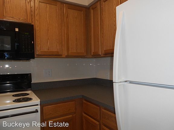 4th image of 130 W Maynard Ave APT 2H