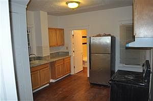 4th image of 928 Washington Ave