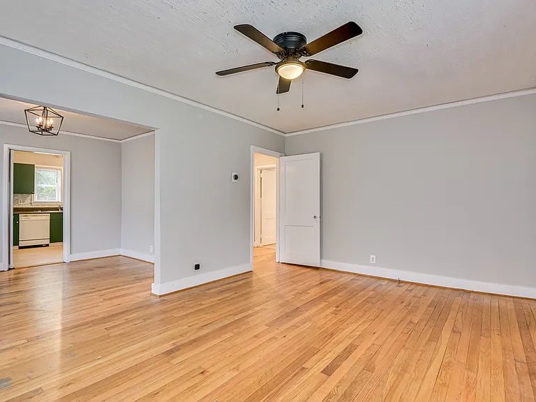 2066 Greene St — Photo 8