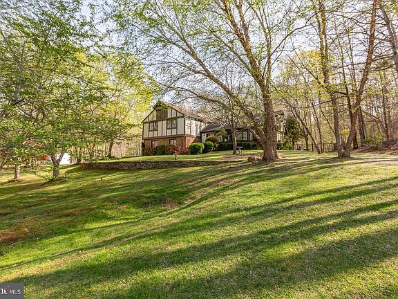 3rd image of 10000 Landrum Rd
