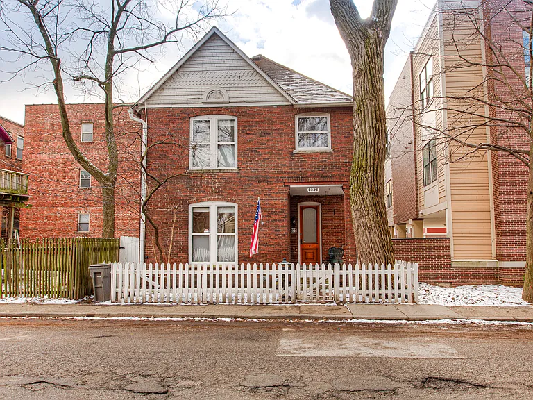 237 E Saint Joseph St — Photo 27