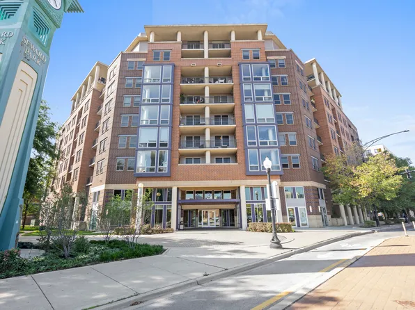 437 W Division St APT 814, Chicago, IL 60610