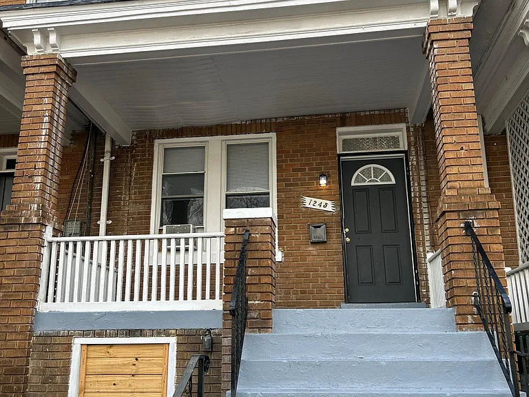 1245 U St SE — Photo 1
