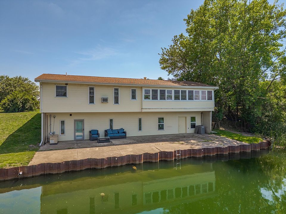 1st image of 2323 Duke Dr