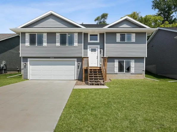 2024 Holly Meadow Ave SW, Cedar Rapids, IA 52404