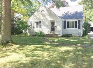 190 Kempton Dr, Berea, OH 44017