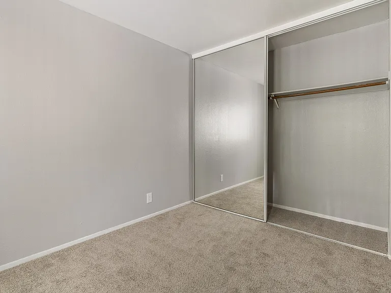 Kentwood Apartments — Photo 37