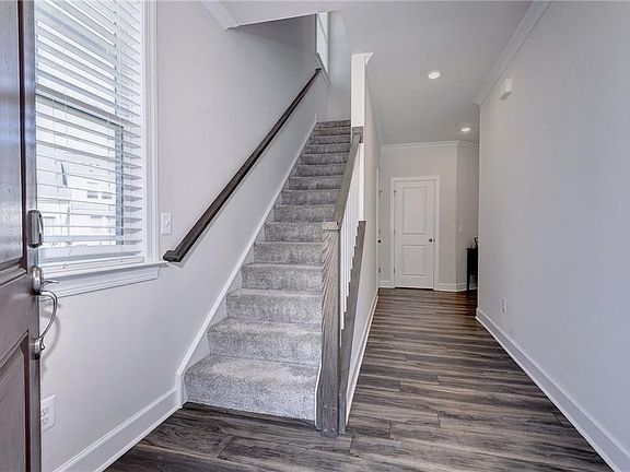 4th image of 4116 Lord Dunmore Dr