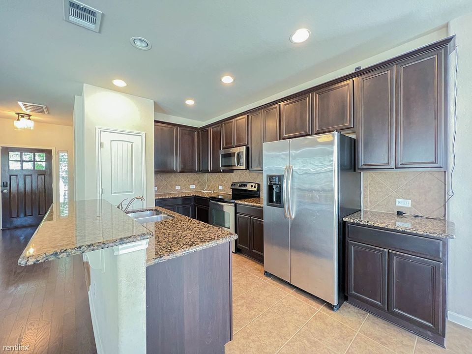 1st image of 921 Heritage Springs Trl