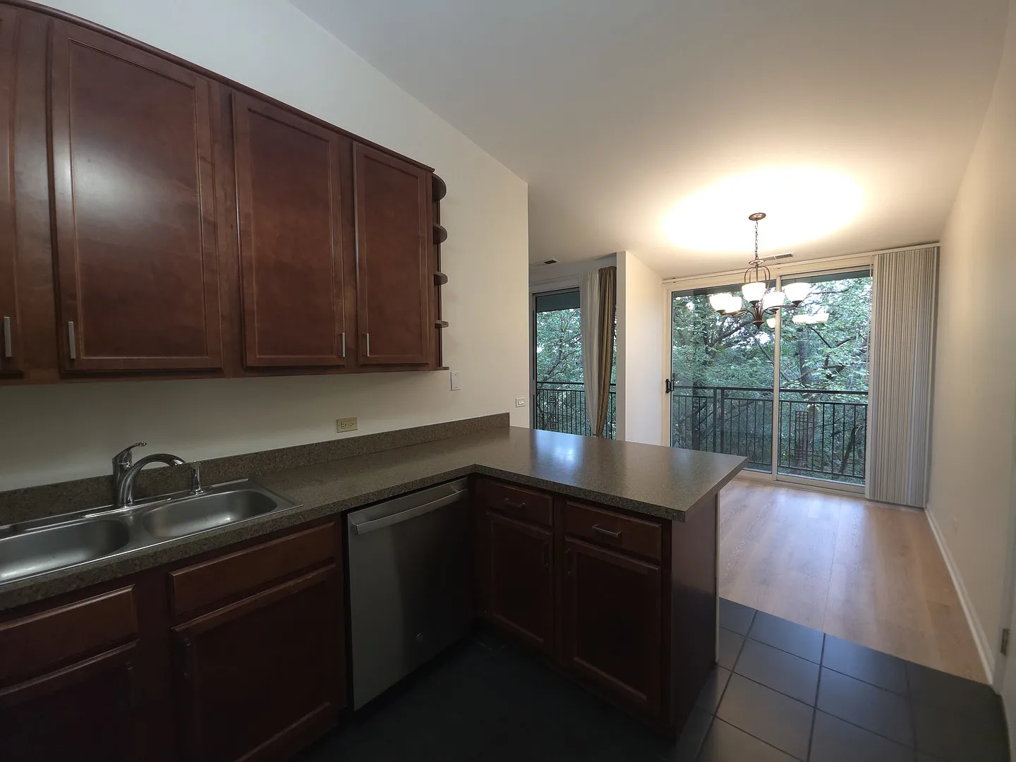 1 bed, 780 sqft, $1,775 — Photo 3
