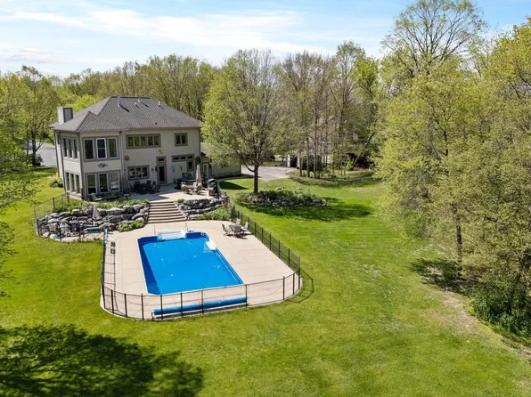 1390 Fiesta COURT, Cedarburg, WI 53012