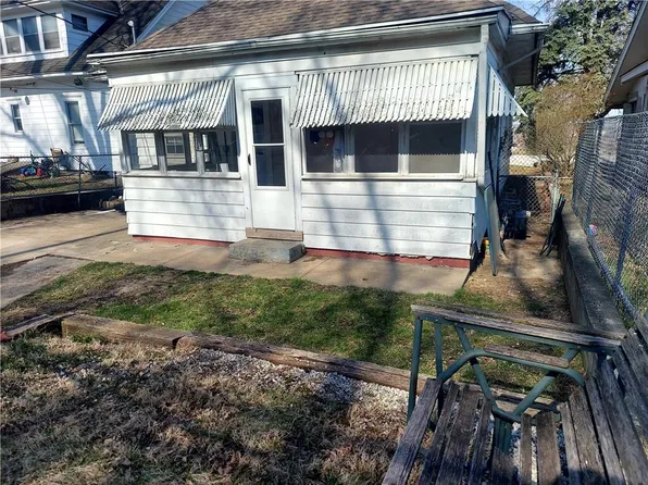3911 King Hill Ave, Saint Joseph, MO 64504