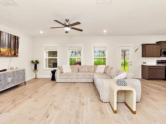 4th image of 2341 Fig Dr