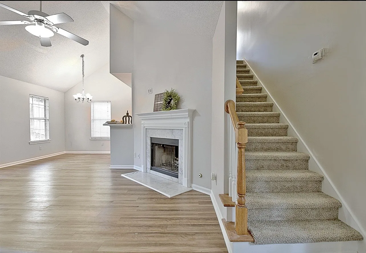 148 S Fairfield Dr — Photo 4
