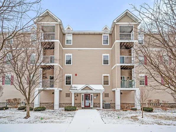 12761 Collegeview Dr APT 105, Eden Prairie, MN 55347