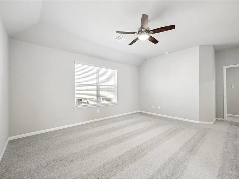 715 Gavin Walker Dr — Photo 6