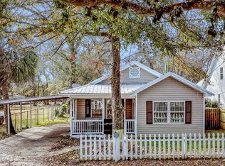 1112 Robinson St, Ocean Springs, MS 39564