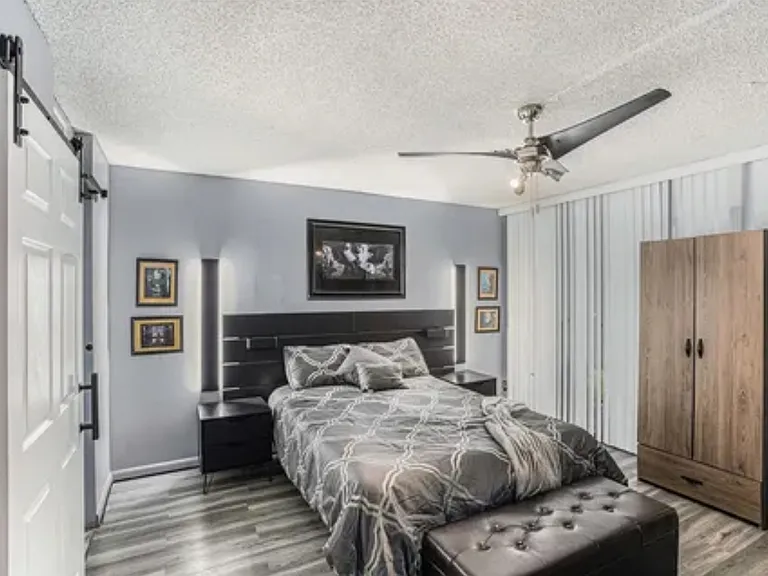 2900 Cove Cay Dr — Photo 25