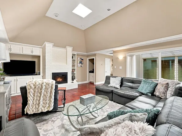 419 E Fair Harbor Ln, Houston, TX 77079