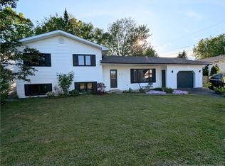 103 Squires St, Woodstock, NB E7M 2S4